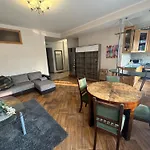 Quiet City Centre Three Rooms Apartmet No. 35